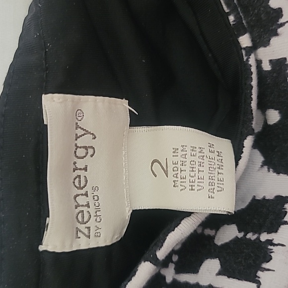 A pair of Chico's Zenergy leggings, size 2(12-14) black and white. - Picture 3 of 3